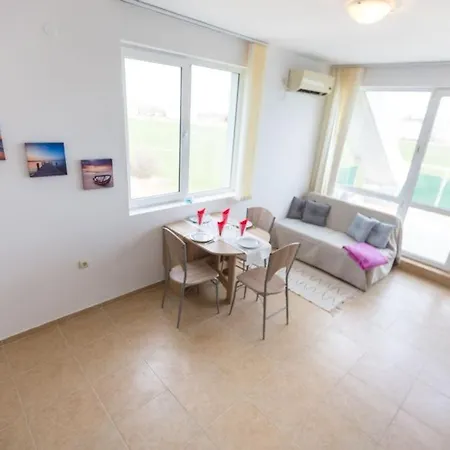 Crows Nest Apartament Aheloy
