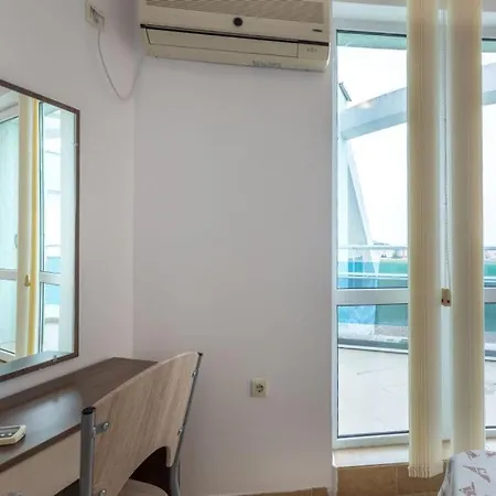 Crows Nest Apartament Aheloy